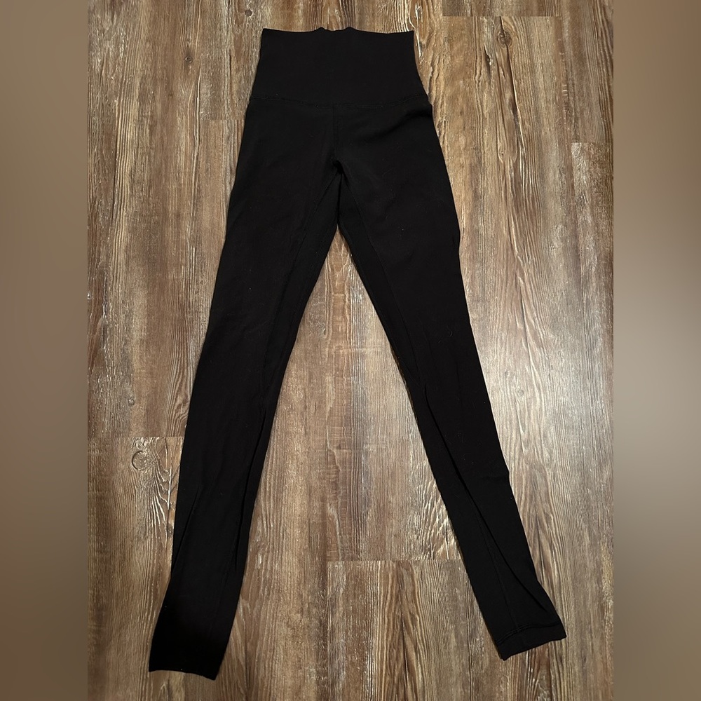 Black Lululemon Align leggings